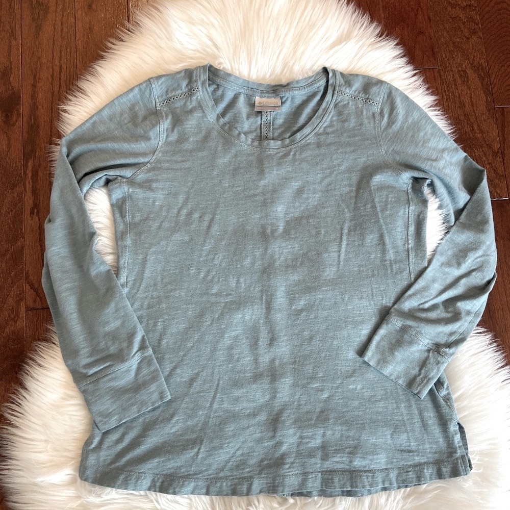 Women’s Columbia long sleeve top EUC